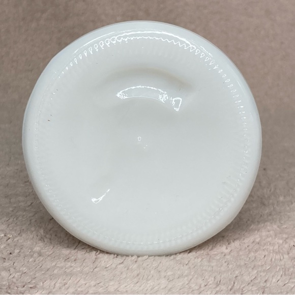 Vintage Milk Glass Flower Bud Vase Set of 2-White-Retro-Cottagecore-Grannycore - Picture 6 of 13